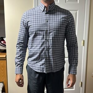 Joseph A Bank Traveler Shirt. Slim Fit. Size Large.